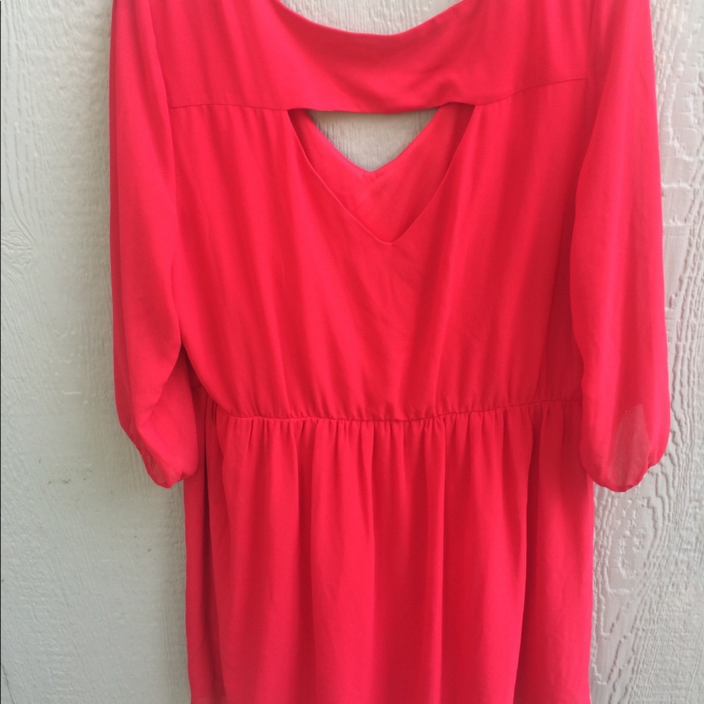 Red Dress - Picture 4 of 4